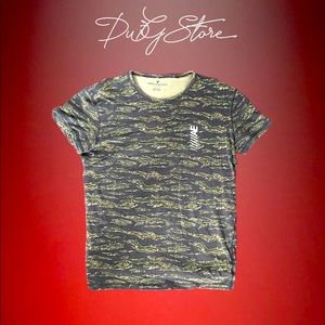 American Eagle | Athletic wear t-shirt